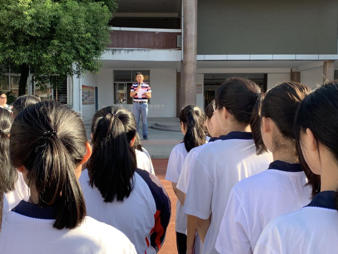 泉州华侨职校隆重举行2019-2020学年上学期开学升旗
