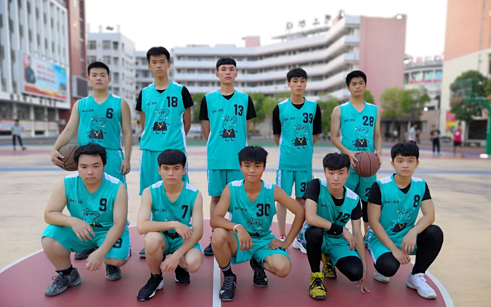 漳州二职校举行2018年水仙花杯学生篮球联赛